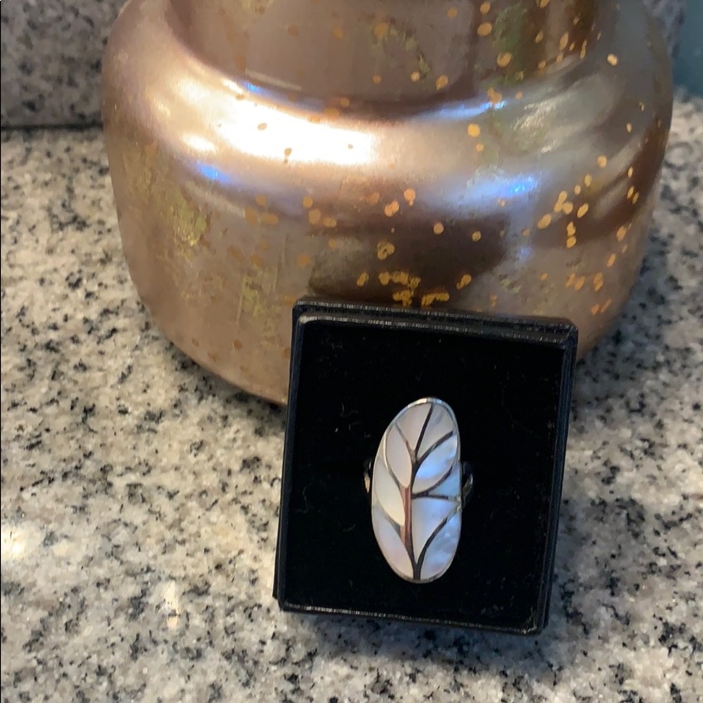 Mother of Pearl Leaf Inlay Ring - White Silver Tone